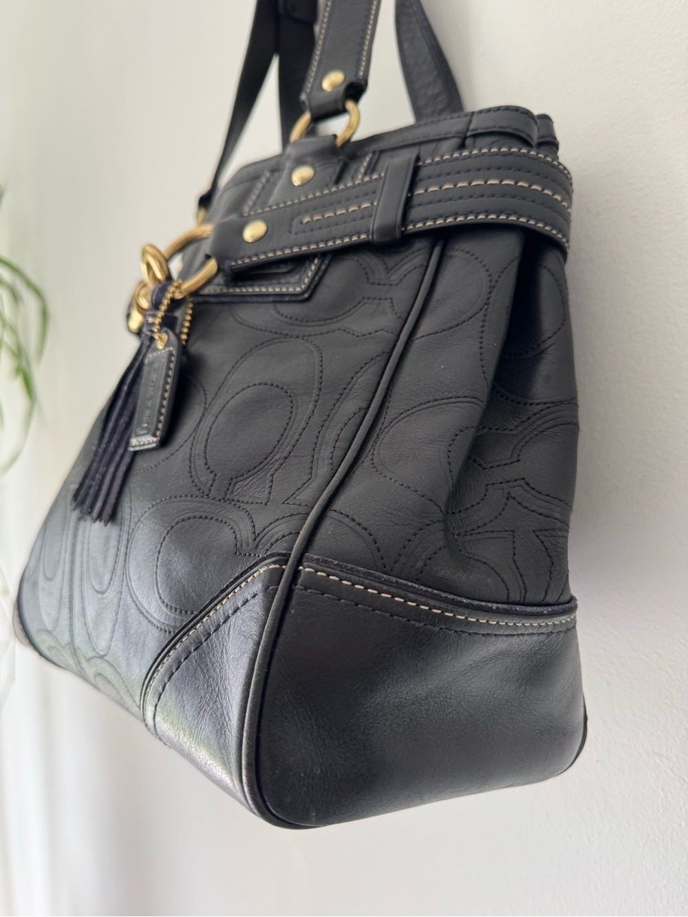 COACH Leather Hampton Embossed Black Shoulder Bag - Picture 4 of 9